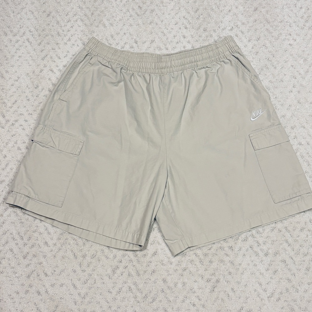 Nike Utility Cargo Shorts Mens XXL Cream Beige Pull On Elastic Waist Cotton